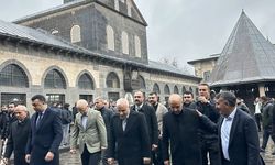 Diyarbakır'da on binler bayram namazında buluştu