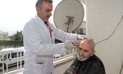 Diyarbakır'da berbere gidemeyen yaşlıların imdadına Büyükşehir Belediyesi yetişti