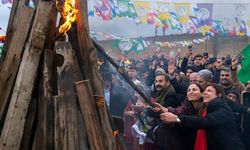 Siverek'teki Newroz coşkusuna Diyarbakır ortak oldu: Eşbaşkan Serra Bucak ateş yaktı