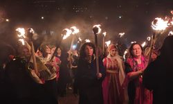Bağlar’da kadınlar Newroz ateşini yaktı