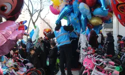 Diyarbakır'da yetimlere göz dolduran yardım