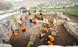 Diyarbakır'da 3 bin yıllık kalede tarih aranıyor!