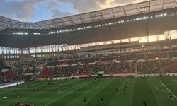 Binlerce Amedsporlu taraftar yerini aldı: İşte Diyarbakır Stadı'nda manzara