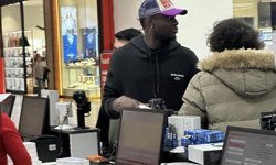 Amedspor'un yıldızı Diagne 23 telefon birden aldı: Bakın kimlere hediye etti