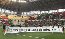 Su bilinci sahaya indi: Amedspor'dan anlamlı pankart