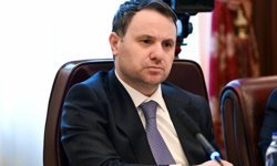 Sis engel oldu: Adalet Bakanı Gürlek’in uçağı Diyarbakır’a inemedi