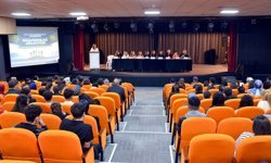 Ücretsiz eğitimle üniversite kazananlar Diyarbakır'da adaylara yol gösterdi