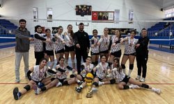 Diyarbakır'da set vermeden şampiyon olan kızlar yeni hedefi belirledi