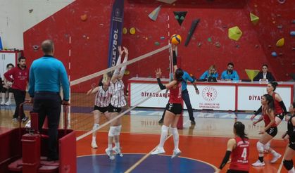 Diyarbakır Büyükşehir Belediyesi kadın voleybol takımı, Hatay’a mağlup oldu