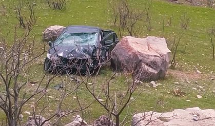 Çermik’te lastik patladı, otomobil devrildi: 1 yaralı