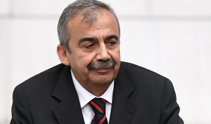 Sırrı Süreyya Önder kalp rahatsızlığı sonrası hayatını kaybetti