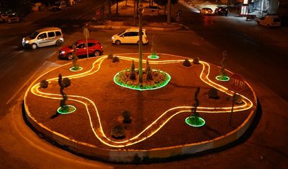 Ergani’de kavşaklar peyzaj çalışmalarıyla güzelleşiyor