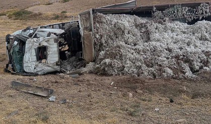 Bismil’de Pamuk Yüklü Araç Takla Attı: Yaralılar Hastanede