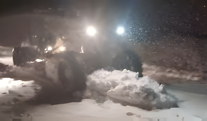 Kulp’ta kar seferberliği: Mahsur kalan yaşlı kadın için ekipler seferber oldu