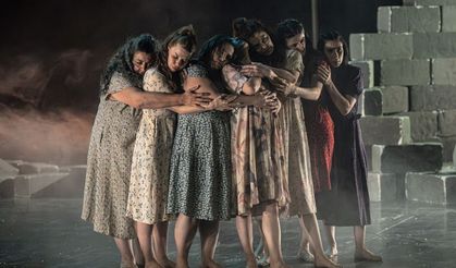 Kadın mücadelesini anlatan oyun Diyarbakır'da tam not aldı