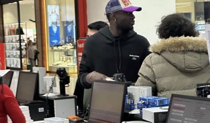 Amedspor'un yıldızı Diagne 23 telefon birden aldı: Bakın kimlere hediye etti