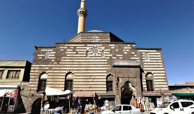 Geçmişten günümüze: Melik Ahmet Paşa Camii