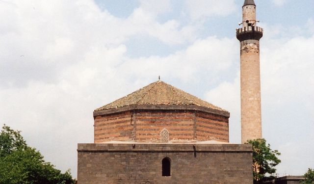 Hadım Ali Paşa Camii: Tarih ve restorasyon süreci