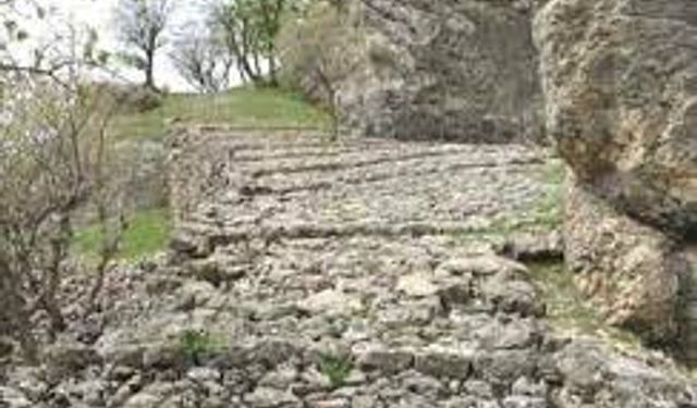 Çermik'te antik bir kale: Hüsnüran