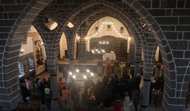 Diyarbakır’da Ermeni Katolik Kilisesi zamana meydan okuyor