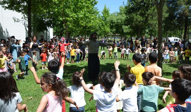 Diyarbakır’da ‘Çocuklar ile Şen Sokaklar’ etkinliği başladı
