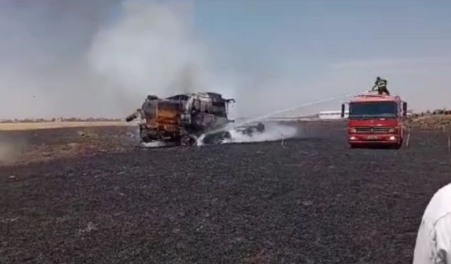 Diyarbakır Çınar'da biçerdöver ve ekili tarla yandı