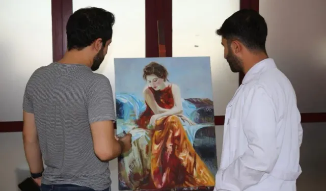 Diyarbakır’da tıbbi sekreterin resim tutkusu sergiye dönüştü