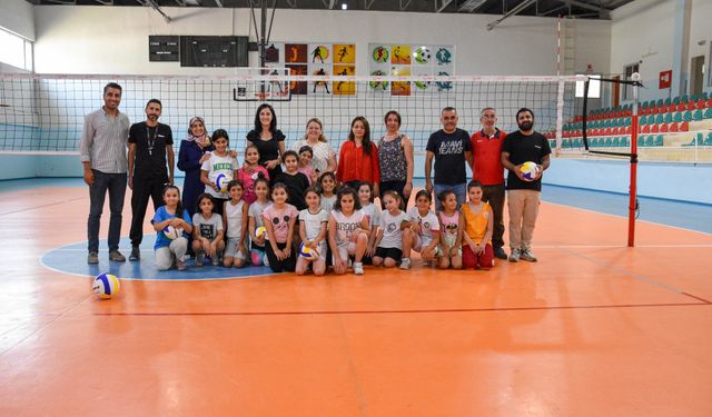 Bağlar Belediyesi'nden yaz spor okullarına destek ziyareti