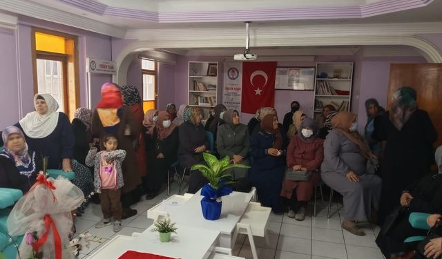 Diyarbakır'da kadın muhtarlardan kanser hastalarına ziyaret