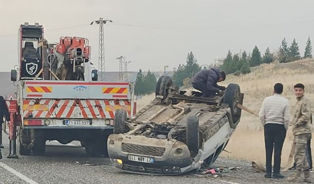 Diyarbakır’da takla atan araçta 2 kişi yaralandı