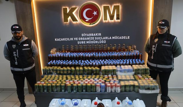 Diyarbakır'da kaçak alkollü içecek operasyonu: 1300 şişe ele geçirildi