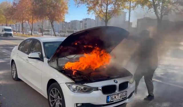 Kayapınar'da seyir halindeki araç alevlere teslim oldu