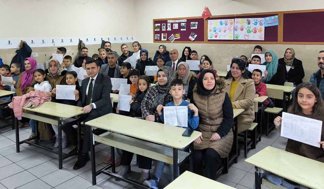 Diyarbakır'da okullar tatile girdi, öğrenciler karnelerini aldı