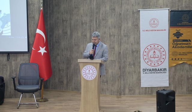 Diyarbakır'da öğretmenlere müziksel yeteneğin önemi anlatıldı