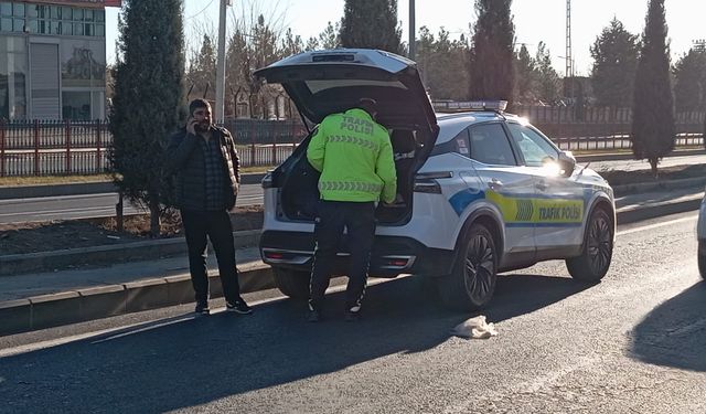 Diyarbakır'da ters dönen otomobilden mucize kurtuluş