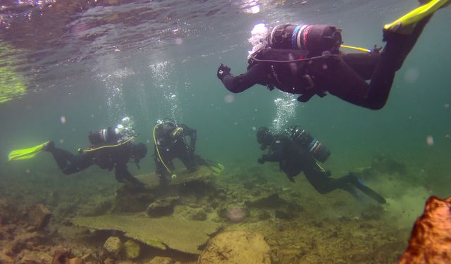 Dicle Barajı'nda su altı arama kurtarma tatbikatı yapıldı