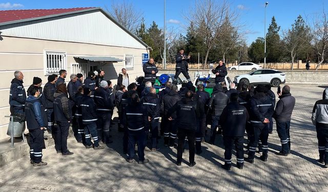 Diyarbakır Büyükşehir Belediyesi’nden haşereyle mücadelede eğitimi