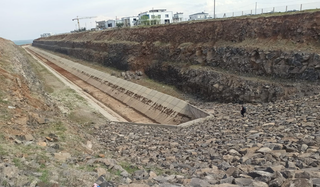 Diyarbakır'da itfaiye ekiplerinden başarılı kurtarma