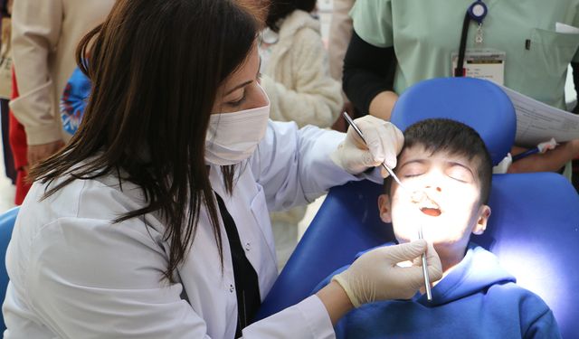 Diyarbakır'da kelebek hastası çocuklara diş ve çene tedavisi