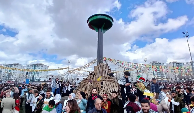 Diyarbakır’da Nevruz hazırlıkları tamamlandı: 2,5 ton odunla ateş yakılacak