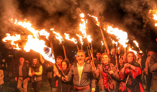 Diyarbakır’da Newroz hazırlıkları Kayapınar’da kutlama ile başladı