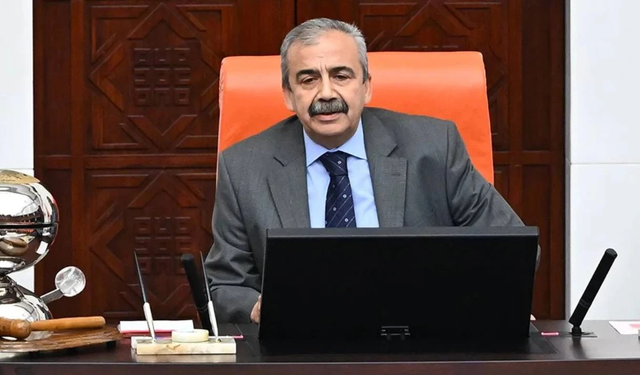 DEM Parti Milletvekili Sırrı Süreyya Önder kalp krizi geçirdi