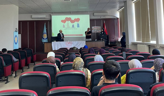 Dicle Üniversitesi’nde organ nakli konferansı düzenlendi