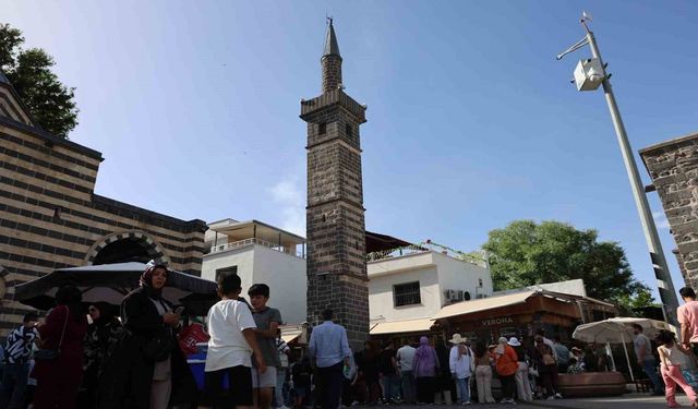 Diyarbakır’da 540 yıllık geleneği ziyaretçiler yaşatıyor