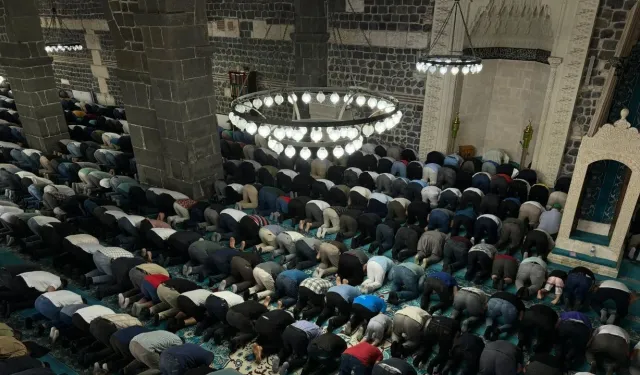 Diyarbakır’da bayram namazı Ulu Cami’de kılındı