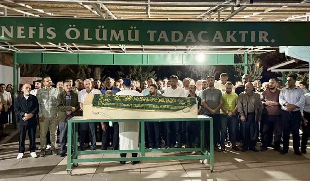 Diyarbakır’daki yangın: 4 kişilik ailenin cenazesi defnedildi