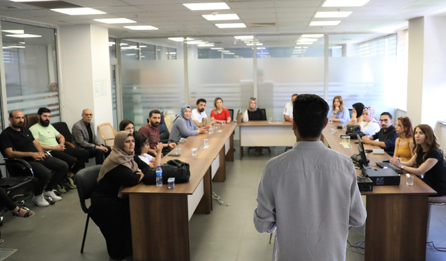 Kayapınar Belediyesi’nden engelli hakları için eğitim atağı