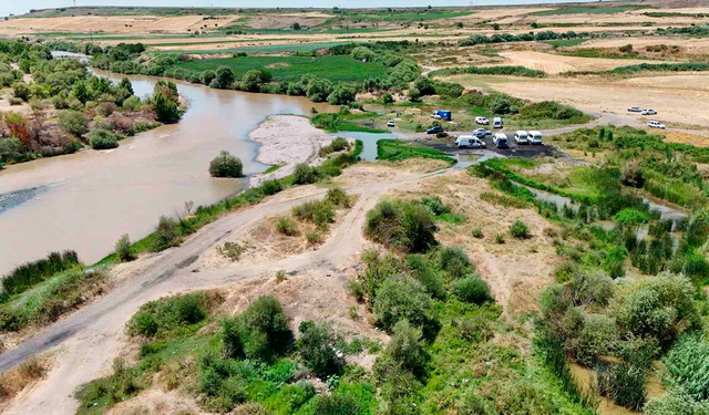 Dicle Nehri’nde kaybolan genci arama çalışmaları havadan görüntülendi