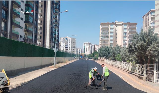 Cami yolları ve okul bahçelerine asfalt desteği