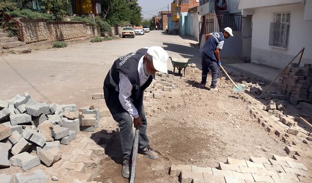 Diyarbakır’da kilitli parke taşı çalışması